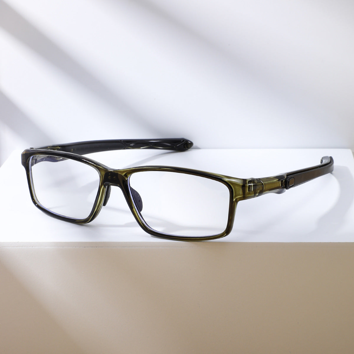 ULTRALIGHT AND ADJUSTABLE MEN'S SPORT SHADES