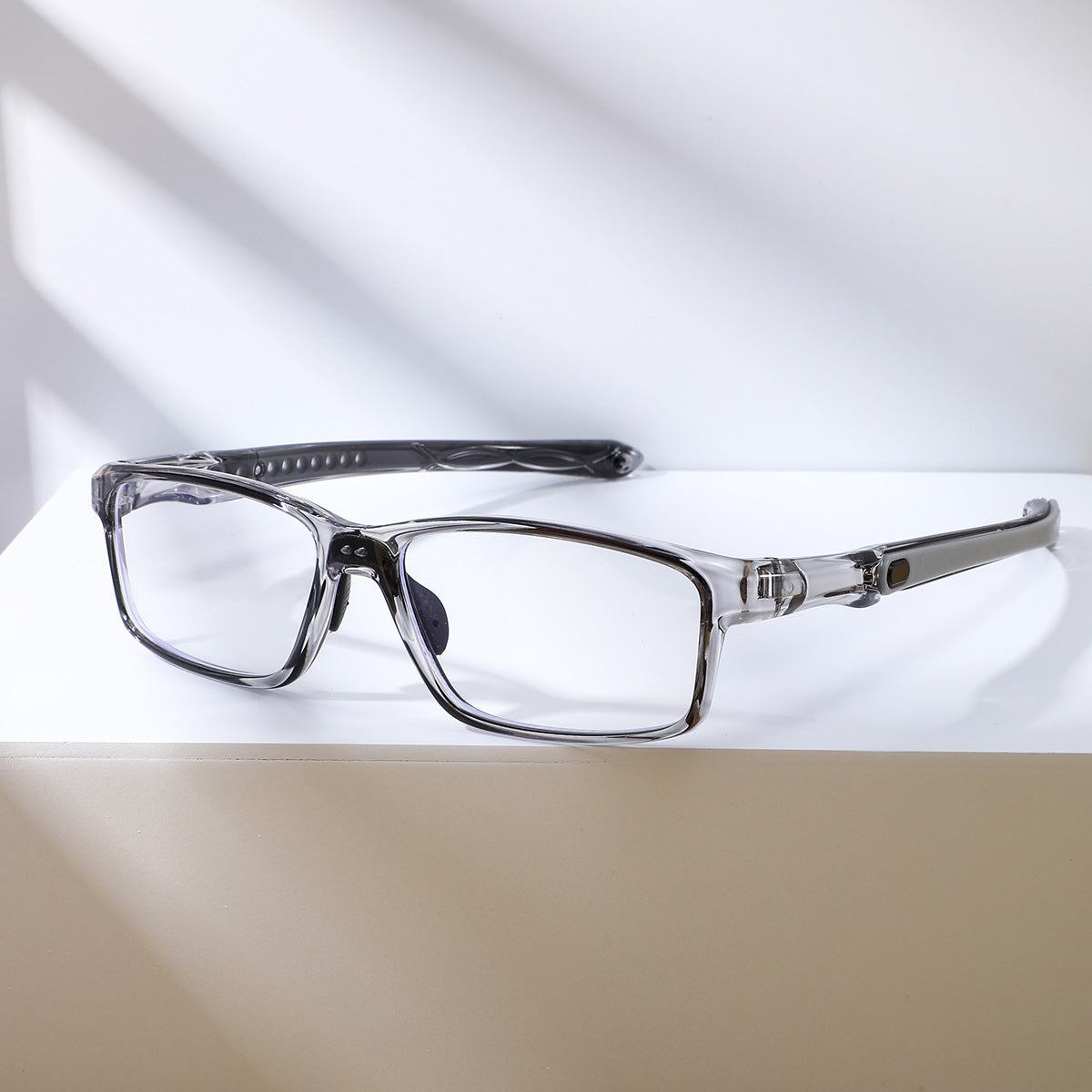 ULTRALIGHT AND ADJUSTABLE MEN'S SPORT SHADES